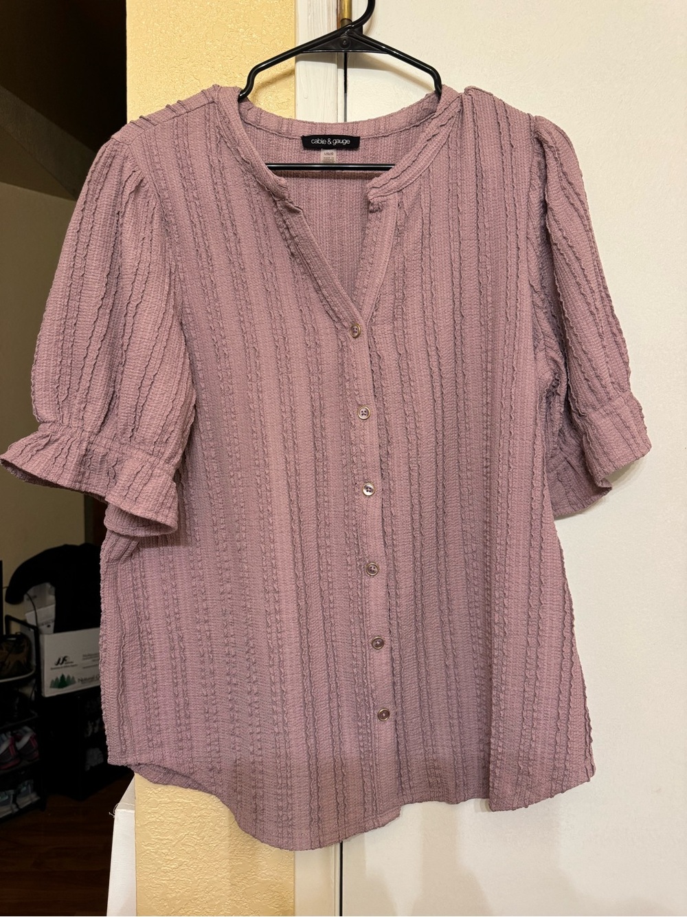 Cable & Gauge Mauve Textured Button-Front Blouse